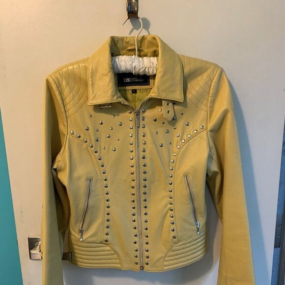 Long multi chain,gold tones, peridot like bead, EUC, vintage, fashion jewellery - Picture 9 of 16